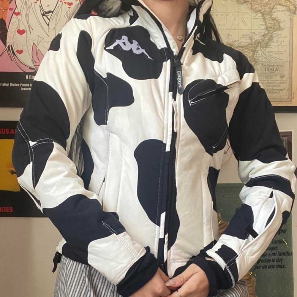 🏂 RARE Kappa Cow Print Snowboard Jacket - Bella Hadid’s owns this !